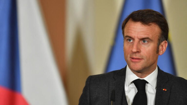 Emmanuel Macron consulte les chefs de parti sur le conflit en Ukraine